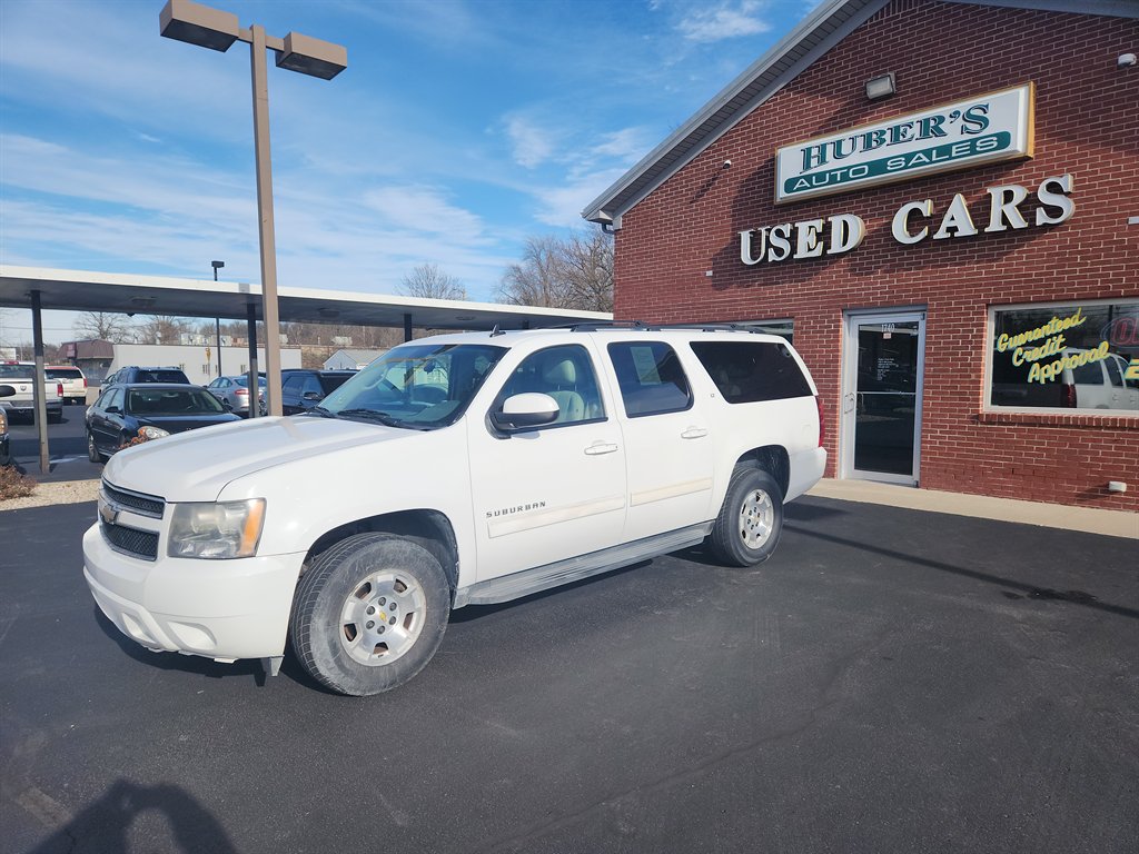 2010 Chevrolet Suburban LT's photo